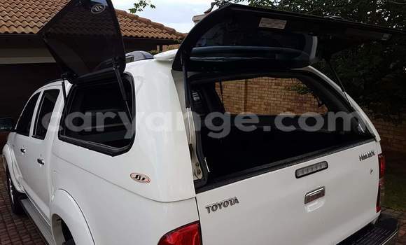 Buy Used Toyota Hilux White Car in Grootfontein in Namibia Buy Used Toyota Hilux White Car in Grootfontein in Namibia