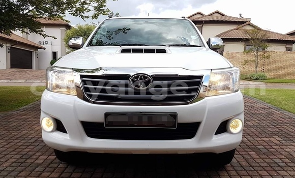 Buy Used Toyota Hilux White Car in Grootfontein in Namibia Buy Used Toyota Hilux White Car in Grootfontein in Namibia