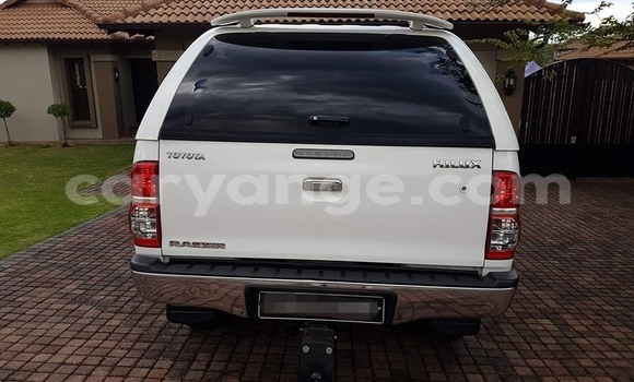 Buy Used Toyota Hilux White Car in Grootfontein in Namibia Buy Used Toyota Hilux White Car in Grootfontein in Namibia