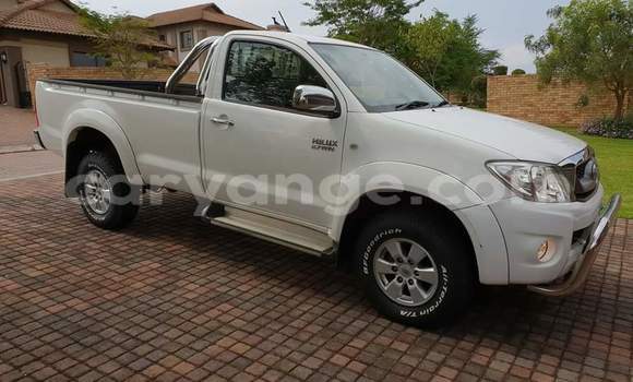 Acheter Occasion Voiture Toyota Hilux Blanc à Grootfontein, Namibie