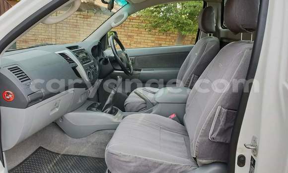Buy Used Toyota Hilux White Car in Grootfontein in Namibia Buy Used Toyota Hilux White Car in Grootfontein in Namibia