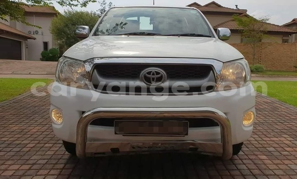 Buy Used Toyota Hilux White Car in Grootfontein in Namibia Buy Used Toyota Hilux White Car in Grootfontein in Namibia