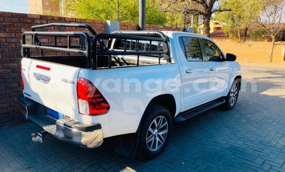 Buy Used Toyota Hilux White Car in Otavi in Oshikoto Buy Used Toyota Hilux White Car in Otavi in Oshikoto