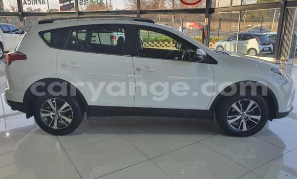 Buy Used Toyota RAV4 White Car in Otavi in Oshikoto Buy Used Toyota RAV4 White Car in Otavi in Oshikoto