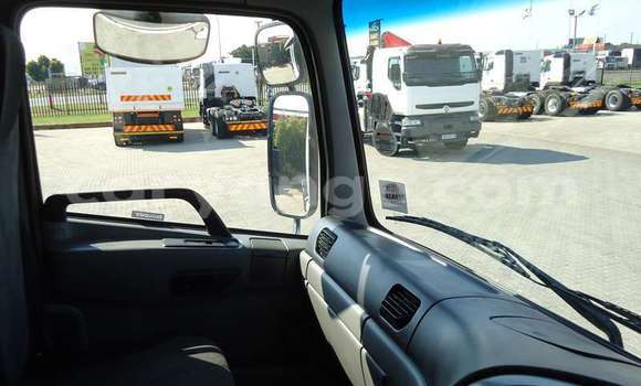 Acheter Occasion Utilitaire Nissan UD Blanc à Arandis, Kunene Acheter Occasion Utilitaire Nissan UD Blanc à Arandis, Kunene