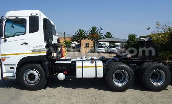 Acheter Occasion Utilitaire Nissan UD Blanc à Arandis, Kunene Acheter Occasion Utilitaire Nissan UD Blanc à Arandis, Kunene