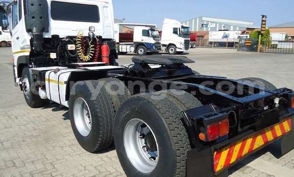 Acheter Occasion Utilitaire Nissan UD Blanc à Arandis, Kunene Acheter Occasion Utilitaire Nissan UD Blanc à Arandis, Kunene