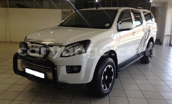 Acheter Occasion Voiture Isuzu KB Blanc à Arandis, Kunene