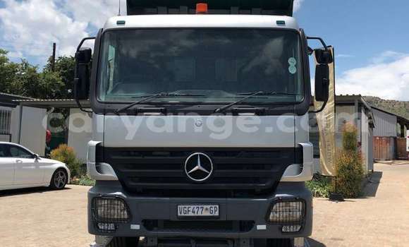 Buy Used Mercedes‒Benz 1117 Green Truck in Windhoek in Namibia Buy Used Mercedes‒Benz 1117 Green Truck in Windhoek in Namibia