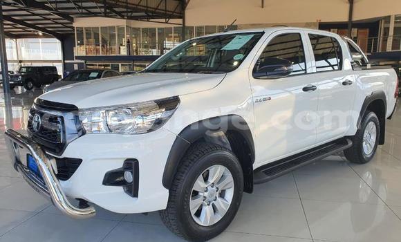 Buy Used Toyota Hilux White Car in Grootfontein in Namibia
