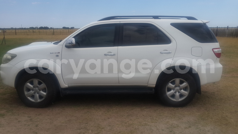 Big with watermark toyota fortuner