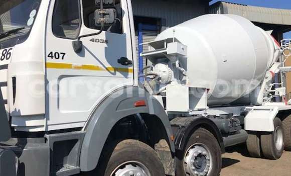 Buy Used Caterpillar 120 White Truck in Gobabis in Omaheke