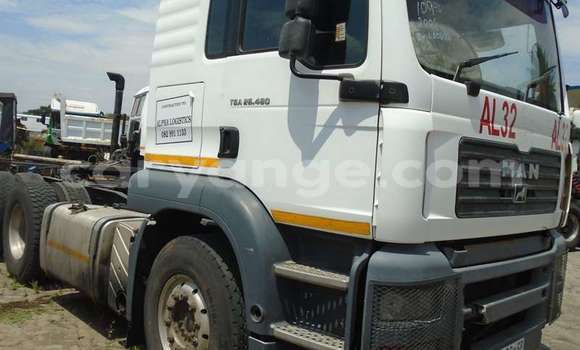 Buy Used Caterpillar 120 White Truck in Import - Dubai in Namibia Buy Used Caterpillar 120 White Truck in Import - Dubai in Namibia