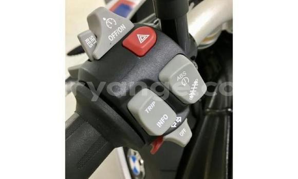 Acheter Occasion Moto BMW S 1000 Noir à Windhoek, Namibie Acheter Occasion Moto BMW S 1000 Noir à Windhoek, Namibie