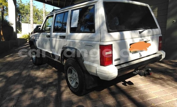 Acheter Occasion Voiture Jeep Cherokee Blanc à Windhoek, Namibie Acheter Occasion Voiture Jeep Cherokee Blanc à Windhoek, Namibie