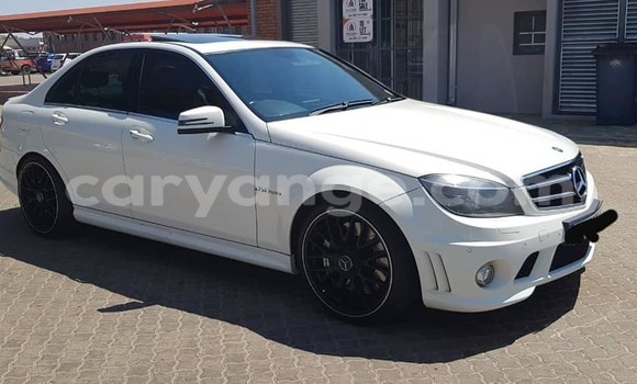Acheter Occasion Voiture Mercedes-Benz C–Class Blanc à Windhoek, Namibie Acheter Occasion Voiture Mercedes-Benz C–Class Blanc à Windhoek, Namibie