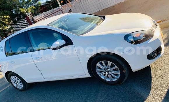 Buy Used Volkswagen Golf White Car in Windhoek in Namibia