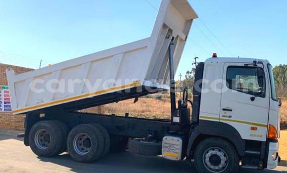 Acheter Occasion Utilitaire Hino Ranger Blanc à Karasburg, Karas Acheter Occasion Utilitaire Hino Ranger Blanc à Karasburg, Karas