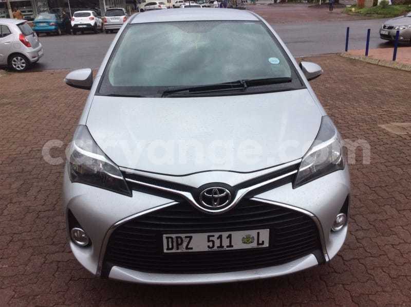 Big with watermark 2016toyotayaris1