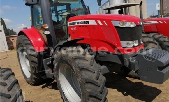 Buy Used Caterpillar 120 Red Truck in Grootfontein in Namibia Buy Used Caterpillar 120 Red Truck in Grootfontein in Namibia