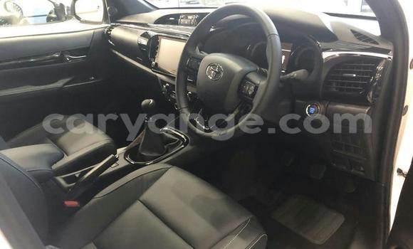 Acheter Occasion Voiture Toyota Hilux Blanc à Grootfontein, Namibie Acheter Occasion Voiture Toyota Hilux Blanc à Grootfontein, Namibie