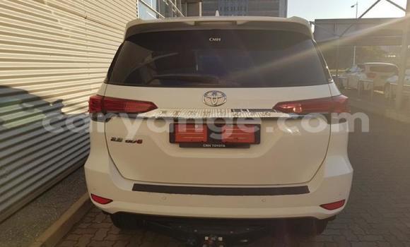 Acheter Occasion Voiture Toyota Fortuner Blanc à Gobabis, Omaheke Acheter Occasion Voiture Toyota Fortuner Blanc à Gobabis, Omaheke