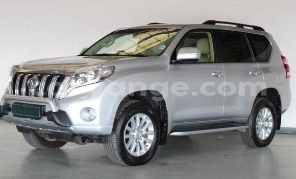 Acheter Occasion Voiture Toyota Land Cruiser Prado Gris à Windhoek, Namibie Acheter Occasion Voiture Toyota Land Cruiser Prado Gris à Windhoek, Namibie