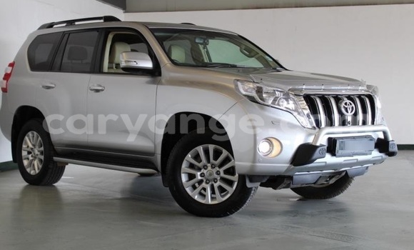 Acheter Occasion Voiture Toyota Land Cruiser Prado Gris à Windhoek, Namibie Acheter Occasion Voiture Toyota Land Cruiser Prado Gris à Windhoek, Namibie