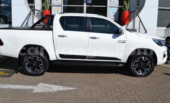 Buy Used Toyota Hilux White Car in Karasburg in Karas Buy Used Toyota Hilux White Car in Karasburg in Karas