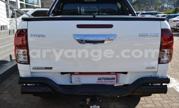 Buy Used Toyota Hilux White Car in Karasburg in Karas Buy Used Toyota Hilux White Car in Karasburg in Karas