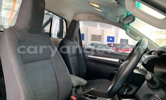 Buy Used Toyota Hilux Silver Car in Arandis in Kunene Buy Used Toyota Hilux Silver Car in Arandis in Kunene