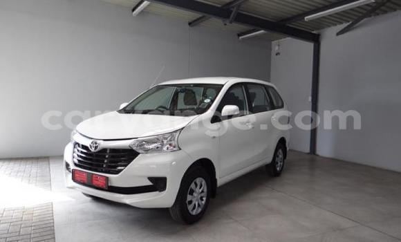 Buy Used Toyota Avanza White Car in Gobabis in Omaheke