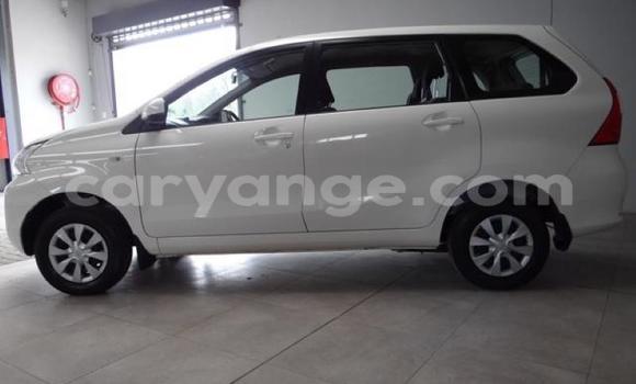 Buy Used Toyota Avanza White Car in Gobabis in Omaheke Buy Used Toyota Avanza White Car in Gobabis in Omaheke