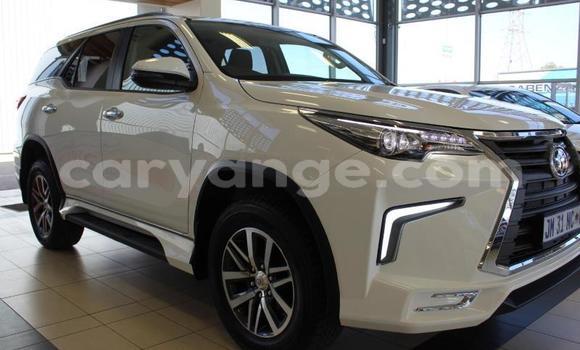 Acheter Occasion Voiture Toyota Fortuner Blanc à Gobabis, Omaheke Acheter Occasion Voiture Toyota Fortuner Blanc à Gobabis, Omaheke