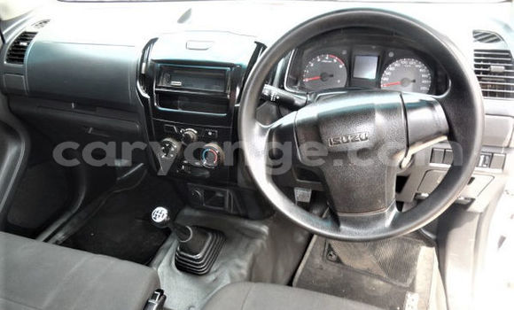 Buy Used Isuzu KB White Car in Aranos in Hardap Buy Used Isuzu KB White Car in Aranos in Hardap