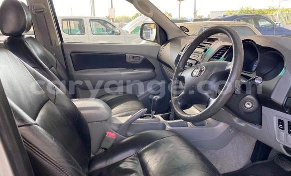 Buy Used Toyota Hilux Silver Car in Import - Dubai in Namibia Buy Used Toyota Hilux Silver Car in Import - Dubai in Namibia