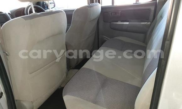 Buy Used Toyota Hilux Silver Car in Import - Dubai in Namibia Buy Used Toyota Hilux Silver Car in Import - Dubai in Namibia