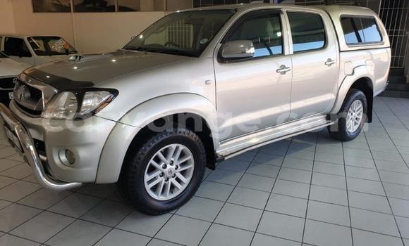 Buy Used Toyota Hilux Silver Car in Import - Dubai in Namibia Buy Used Toyota Hilux Silver Car in Import - Dubai in Namibia