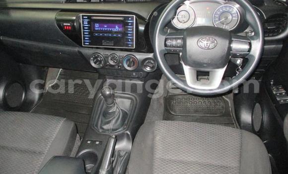 Buy Used Toyota Hilux White Car in Import - Dubai in Namibia Buy Used Toyota Hilux White Car in Import - Dubai in Namibia
