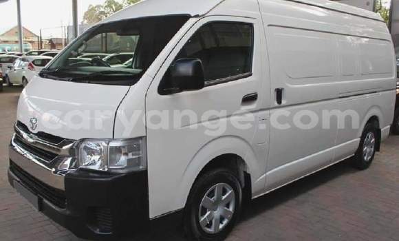 Acheter Occasion Voiture Toyota Avanza Blanc à Windhoek, Namibie Acheter Occasion Voiture Toyota Avanza Blanc à Windhoek, Namibie