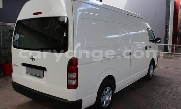 Acheter Occasion Voiture Toyota Avanza Blanc à Windhoek, Namibie Acheter Occasion Voiture Toyota Avanza Blanc à Windhoek, Namibie