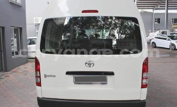 Acheter Occasion Voiture Toyota Avanza Blanc à Windhoek, Namibie Acheter Occasion Voiture Toyota Avanza Blanc à Windhoek, Namibie