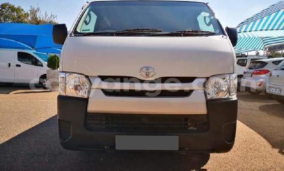 Acheter Occasion Voiture Toyota Ipsum Blanc à Windhoek, Namibie Acheter Occasion Voiture Toyota Ipsum Blanc à Windhoek, Namibie