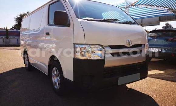 Acheter Occasion Voiture Toyota Ipsum Blanc à Windhoek, Namibie Acheter Occasion Voiture Toyota Ipsum Blanc à Windhoek, Namibie