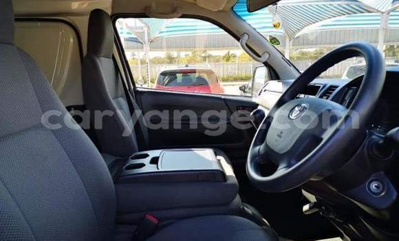 Acheter Occasion Voiture Toyota Ipsum Blanc à Windhoek, Namibie Acheter Occasion Voiture Toyota Ipsum Blanc à Windhoek, Namibie