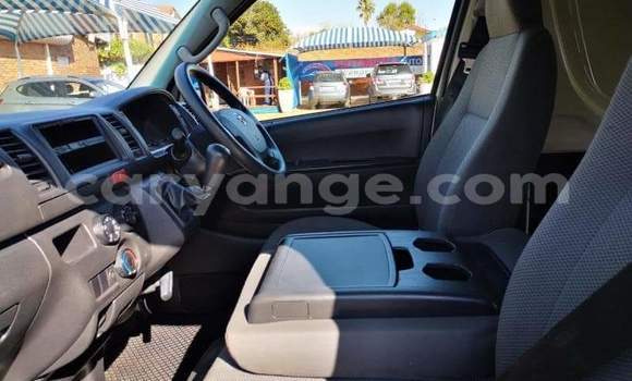 Acheter Occasion Voiture Toyota Ipsum Blanc à Windhoek, Namibie Acheter Occasion Voiture Toyota Ipsum Blanc à Windhoek, Namibie