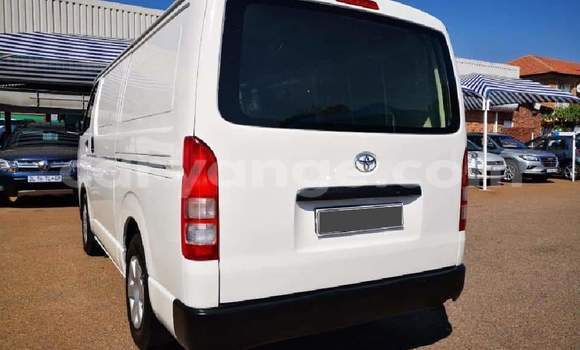 Acheter Occasion Voiture Toyota Ipsum Blanc à Windhoek, Namibie Acheter Occasion Voiture Toyota Ipsum Blanc à Windhoek, Namibie