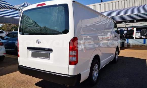 Acheter Occasion Voiture Toyota Ipsum Blanc à Windhoek, Namibie Acheter Occasion Voiture Toyota Ipsum Blanc à Windhoek, Namibie