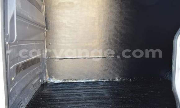 Acheter Occasion Voiture IVECO Massif Blanc à Windhoek, Namibie Acheter Occasion Voiture IVECO Massif Blanc à Windhoek, Namibie