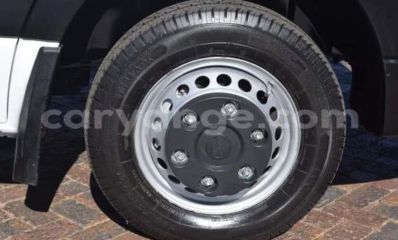 Acheter Occasion Voiture IVECO Massif Blanc à Windhoek, Namibie Acheter Occasion Voiture IVECO Massif Blanc à Windhoek, Namibie